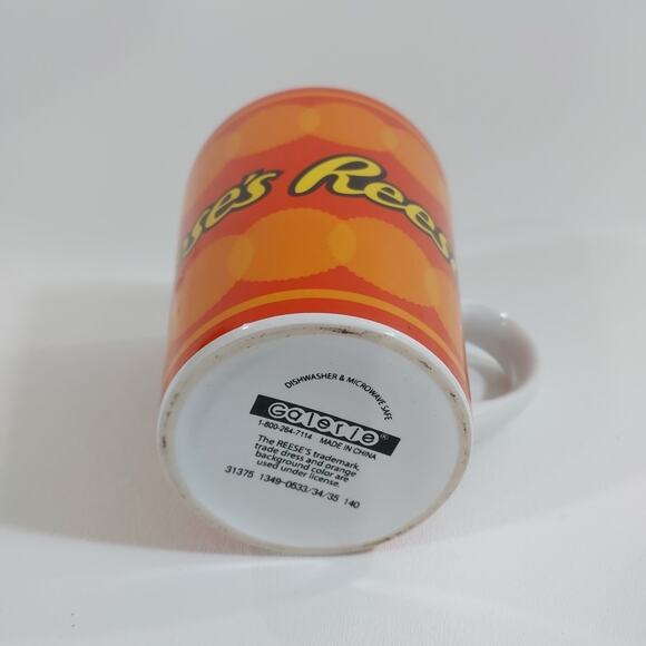 REESE’S Peanut Butter Cup 14 oz Hot Chocolate Coffee Mug Cup‎ - Collectible - Picture 2 of 3